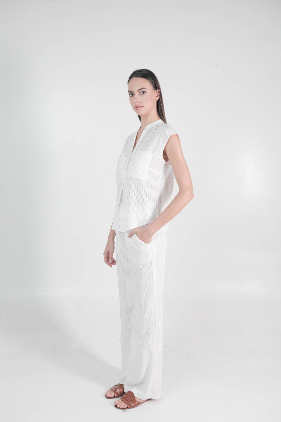 METROPOLE WHITE STRIPE